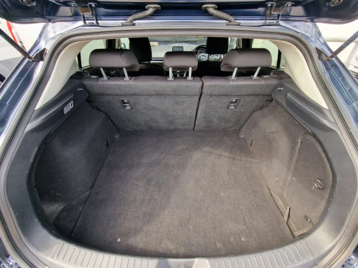 Mazda Mazda3 Hatchback, Petrol, 2015, Blue