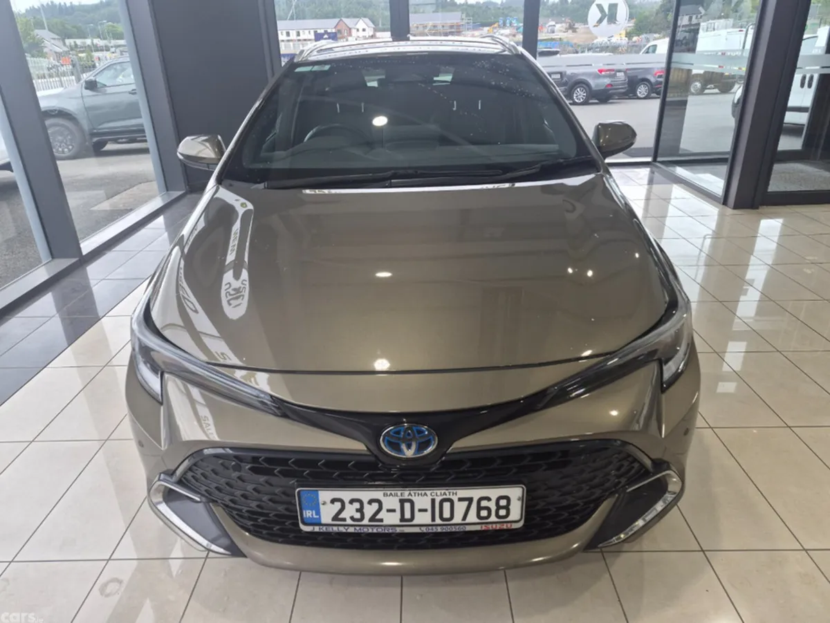 Toyota Corolla Estate, Petrol Hybrid, 2023, Green