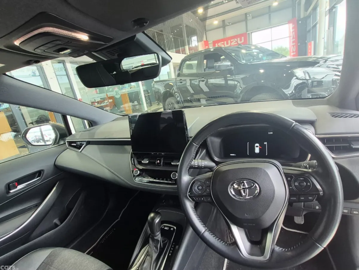 Toyota Corolla Estate, Petrol Hybrid, 2023, Green