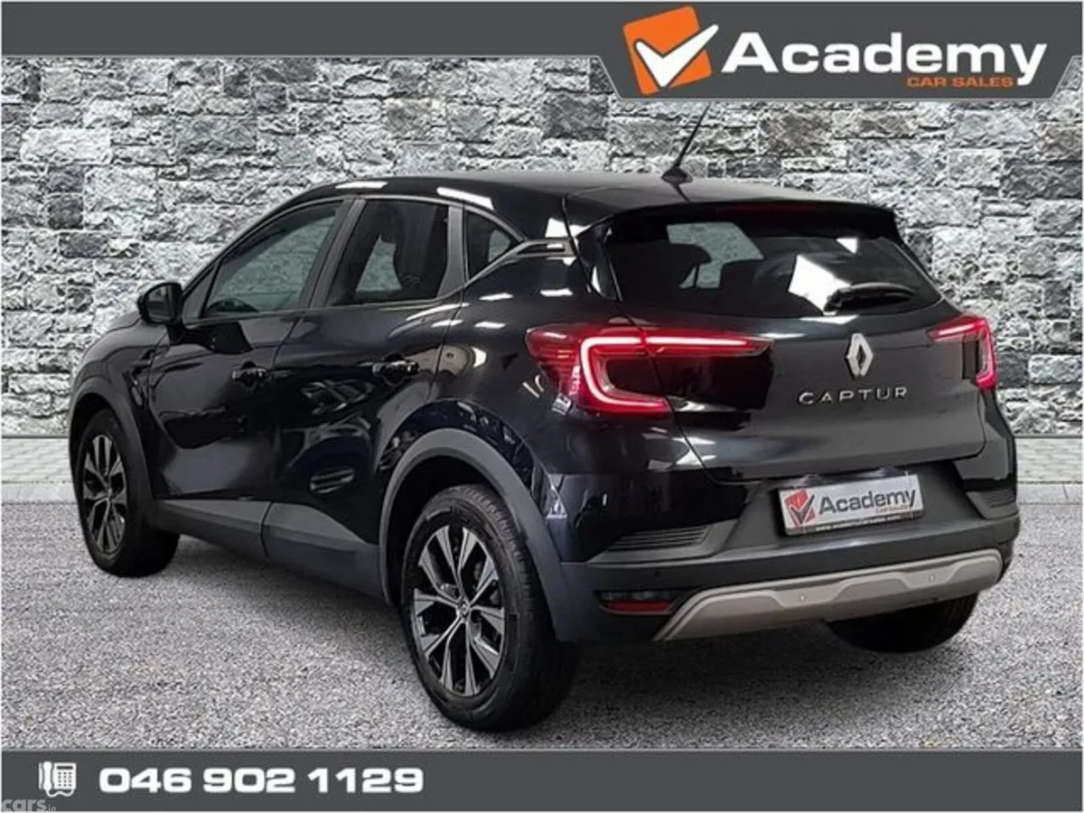 Renault Captur Hatchback, Petrol, 2023, Black