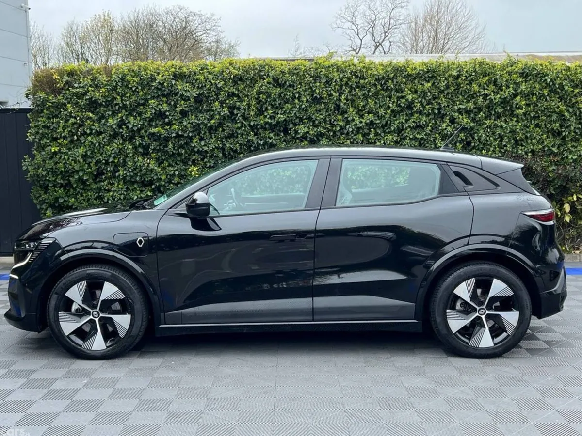 Renault Megane E-Tech Hatchback, Electric, 2023, Black