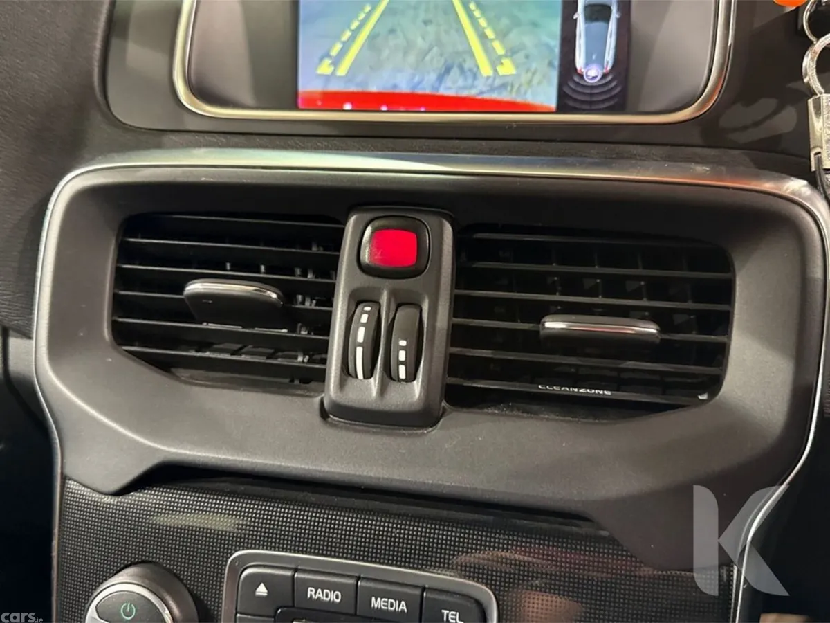 Volvo V40 Hatchback, Petrol, 2019, Red