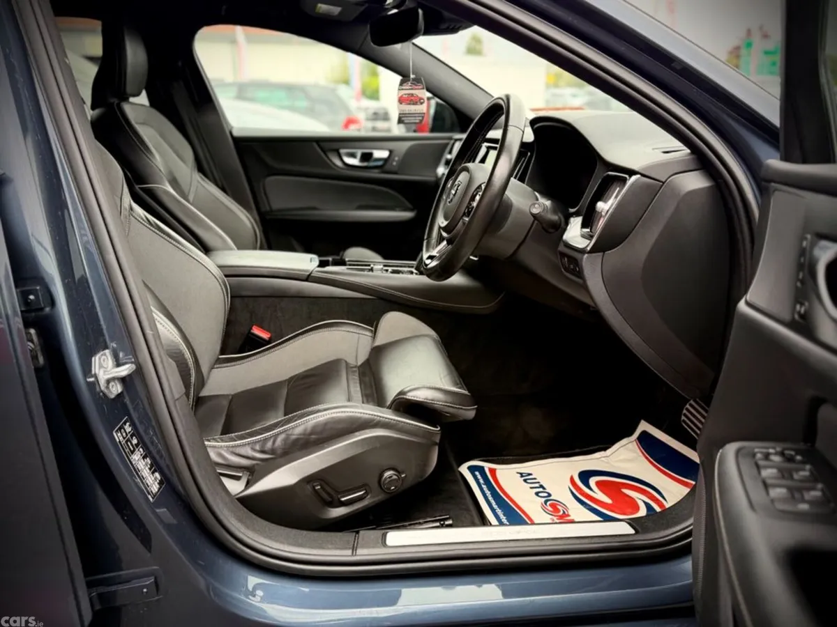 Volvo V60 Estate, Petrol Hybrid, 2021, Blue