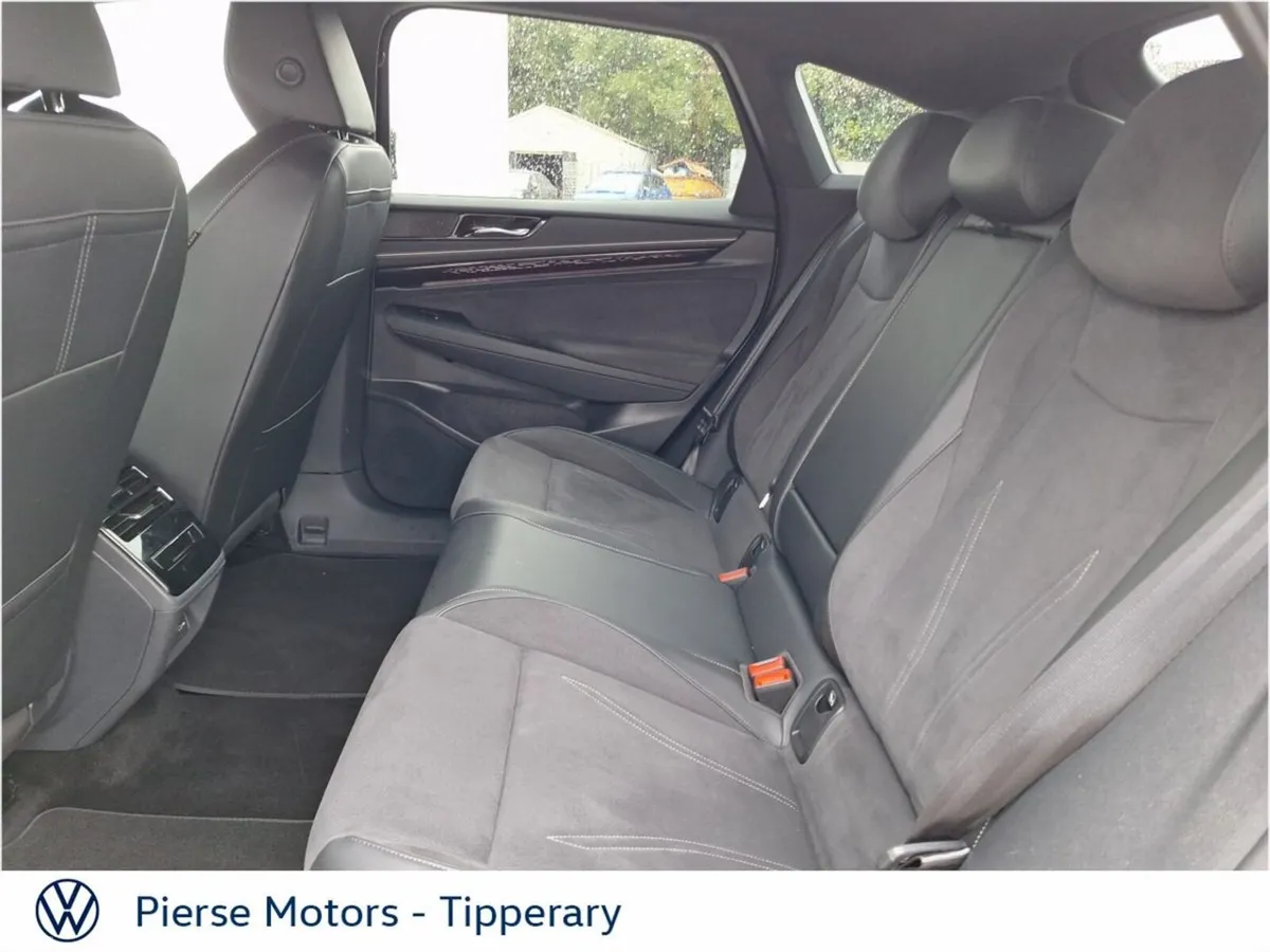 Volkswagen ID.7 Hatchback, Electric, 2025, Blue