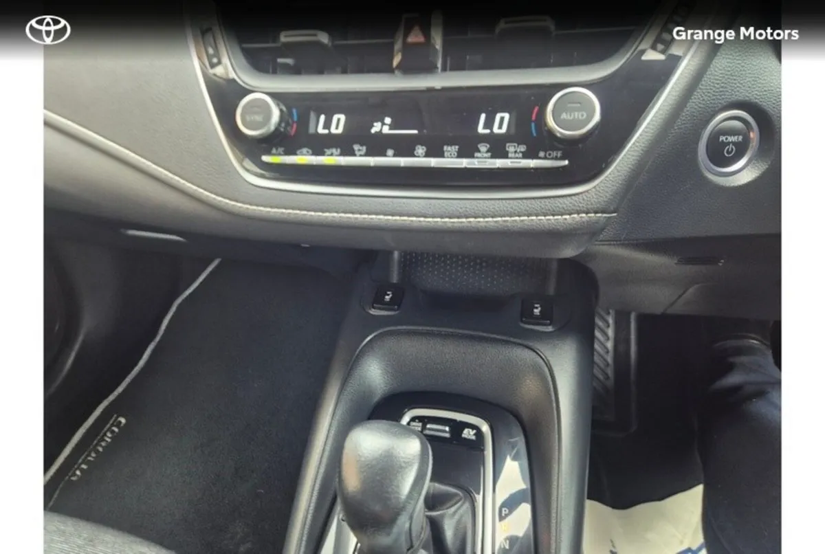 Toyota Corolla Saloon, Petrol Hybrid, 2023, Red