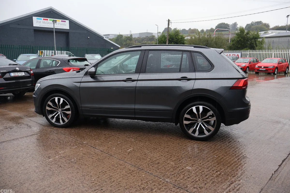 Volkswagen Tiguan SUV, Petrol, 2018, Grey