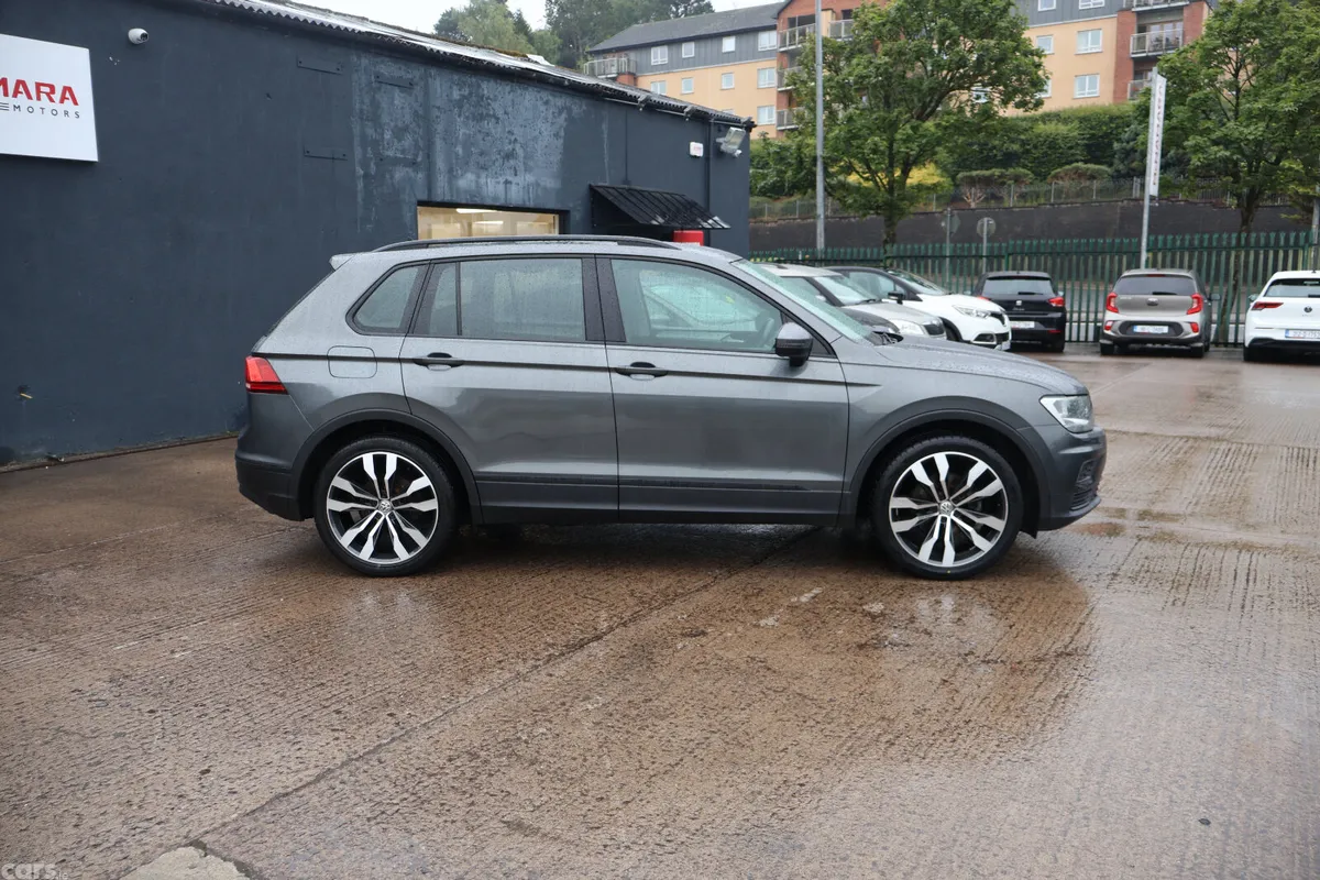 Volkswagen Tiguan SUV, Petrol, 2018, Grey