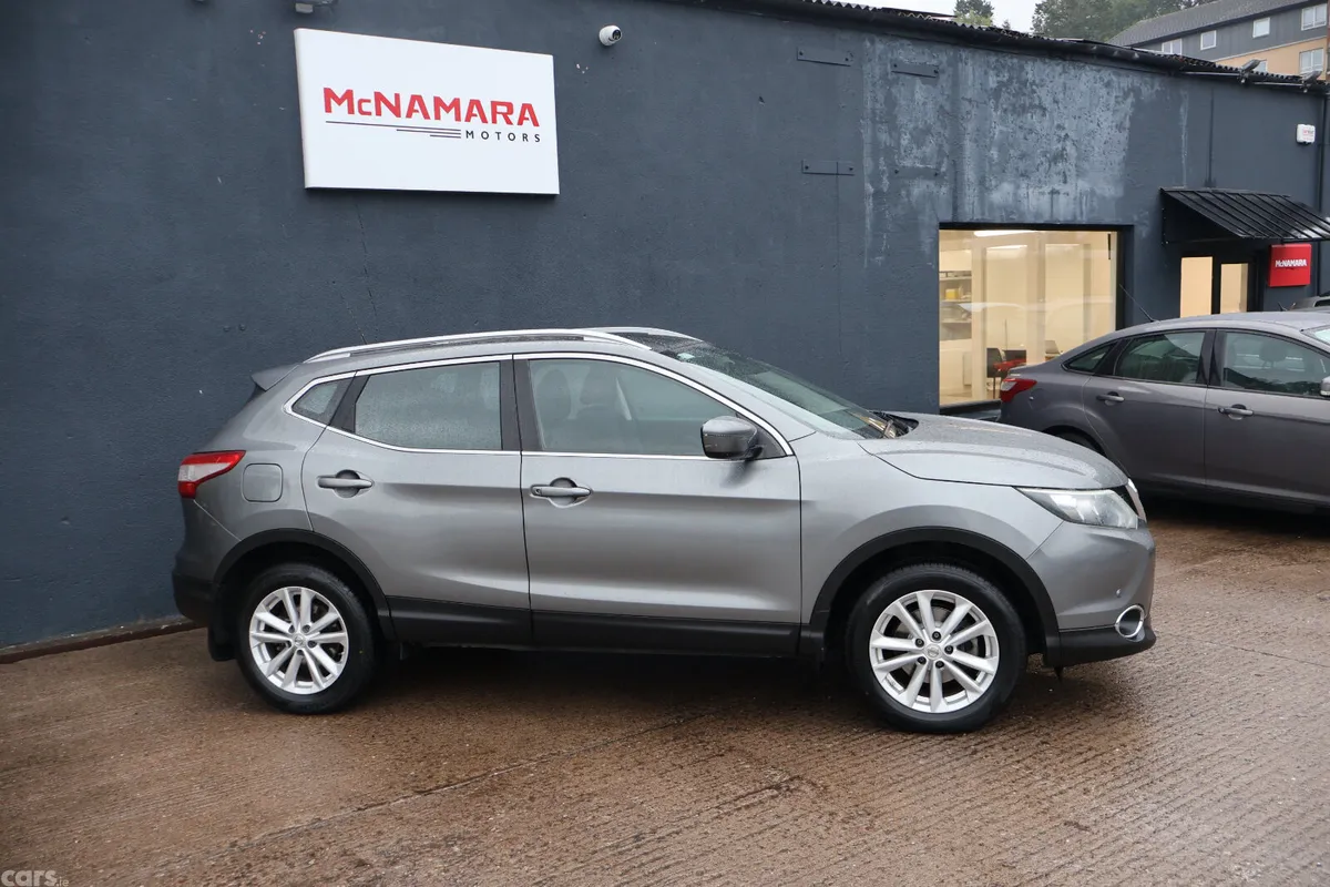Nissan Qashqai Hatchback, Diesel, 2016, Grey