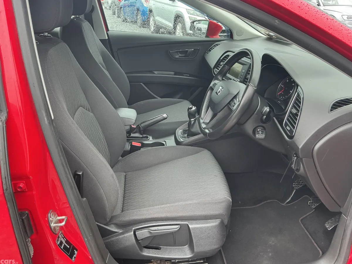 SEAT Leon Hatchback, Diesel, 2017, Red