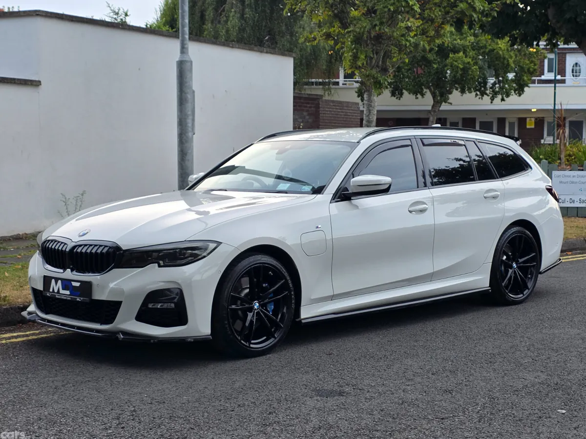 BMW 3-Series Estate, Petrol Plug-in Hybrid, 2021, White