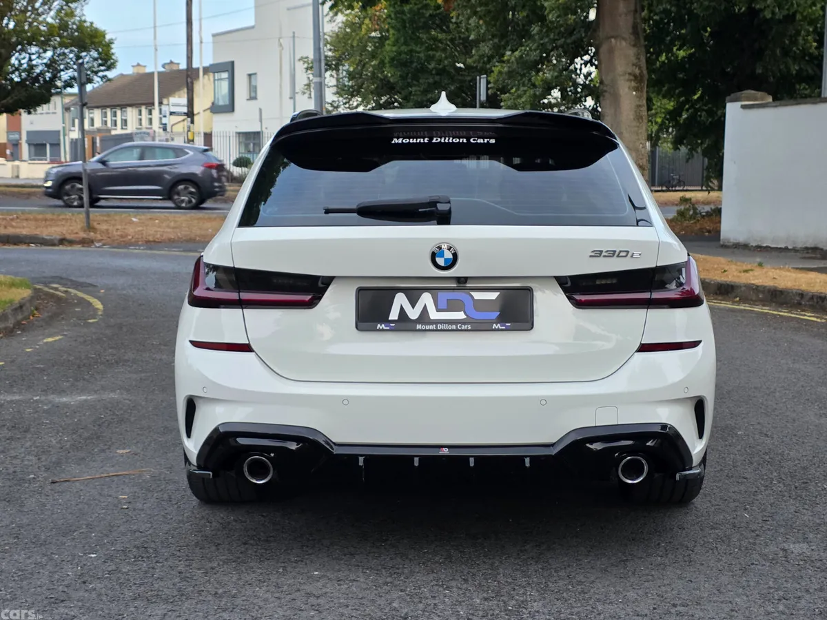 BMW 3-Series Estate, Petrol Plug-in Hybrid, 2021, White