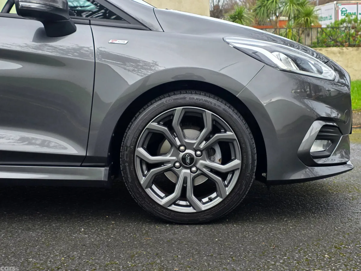 Ford Fiesta Hatchback, Petrol, 2018, Grey