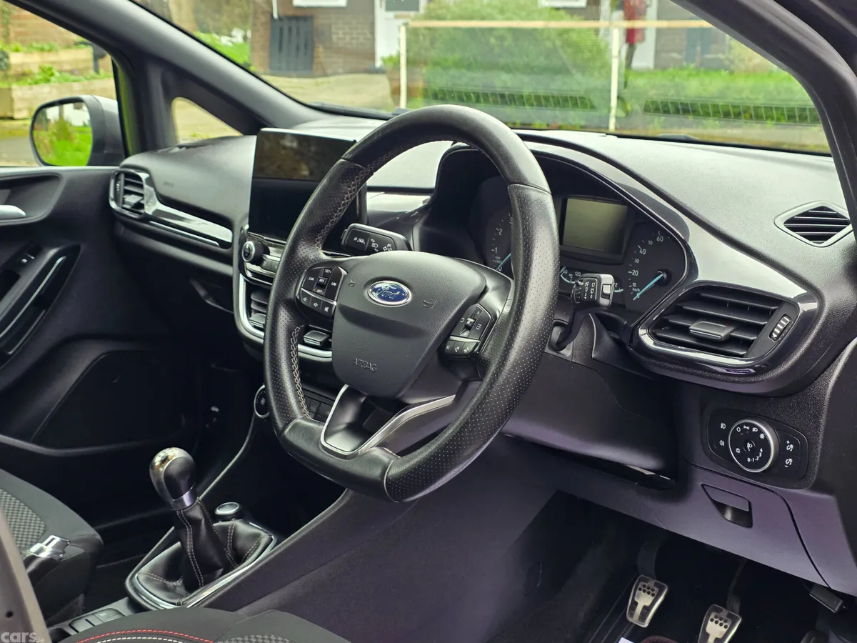 Ford Fiesta Hatchback, Petrol, 2018, Grey