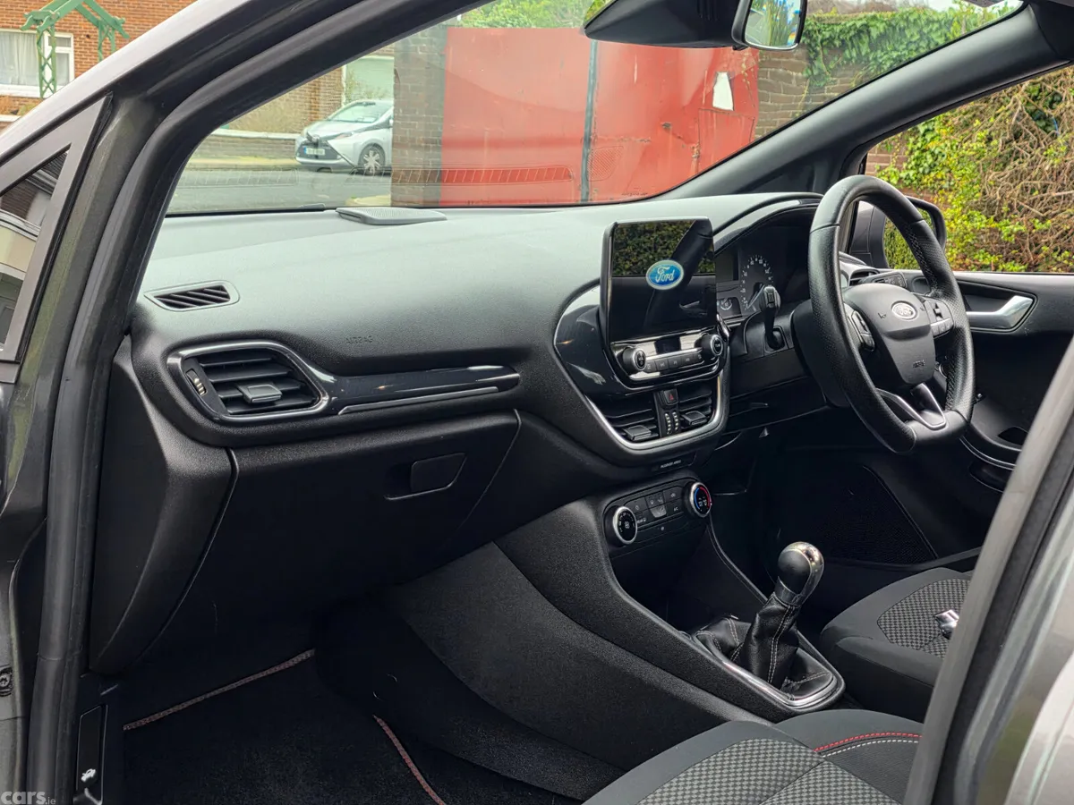 Ford Fiesta Hatchback, Petrol, 2018, Grey