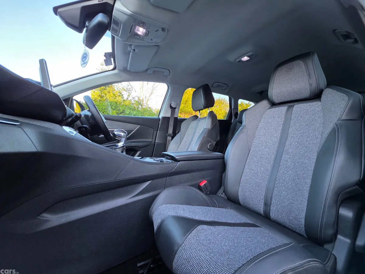 Peugeot 5008 MPV, Diesel, 2020, Grey