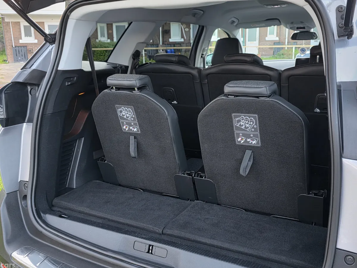 Peugeot 5008 MPV, Diesel, 2020, Grey