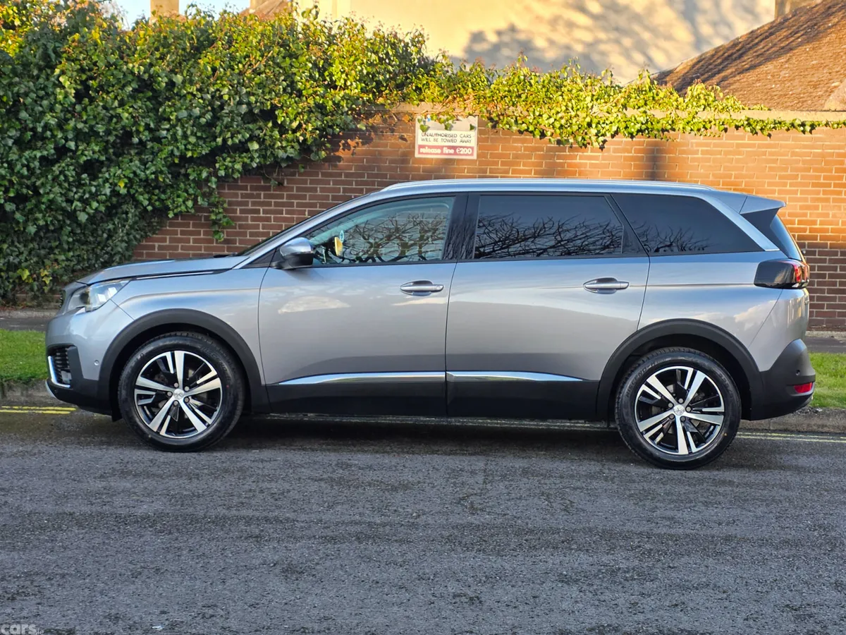 Peugeot 5008 MPV, Diesel, 2020, Grey