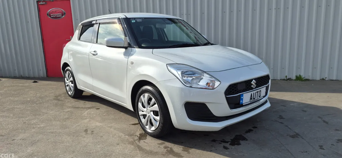 Suzuki Swift Hatchback, Petrol, 2020, White