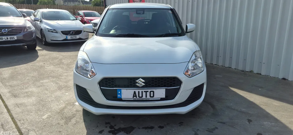 Suzuki Swift Hatchback, Petrol, 2020, White