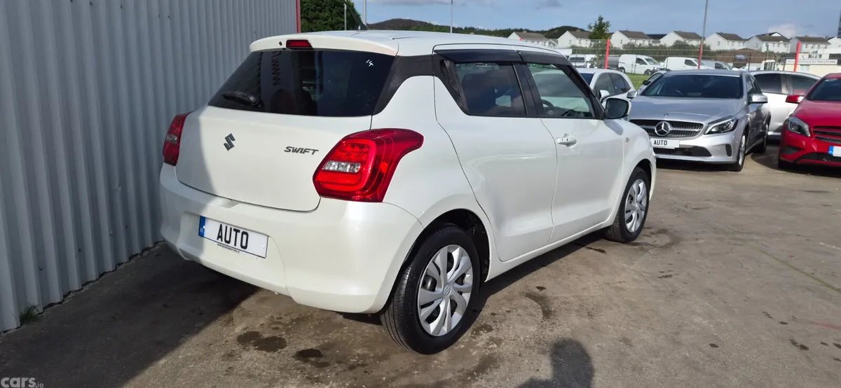 Suzuki Swift Hatchback, Petrol, 2020, White