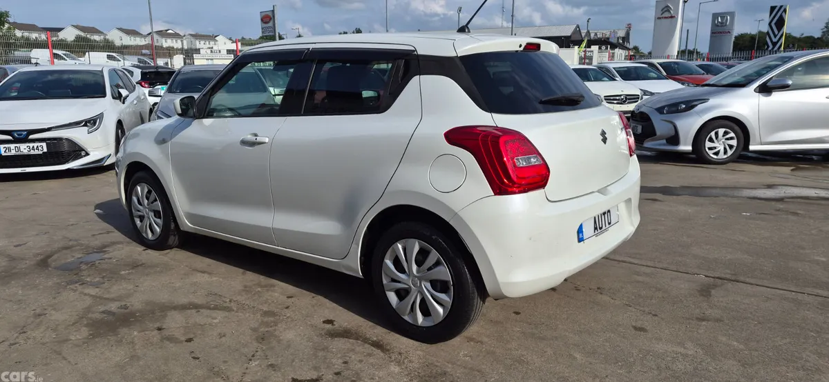 Suzuki Swift Hatchback, Petrol, 2020, White