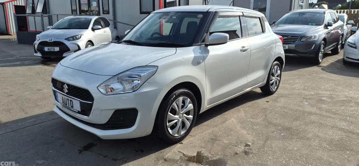Suzuki Swift Hatchback, Petrol, 2020, White