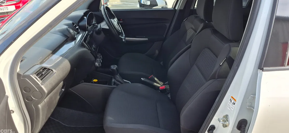 Suzuki Swift Hatchback, Petrol, 2020, White