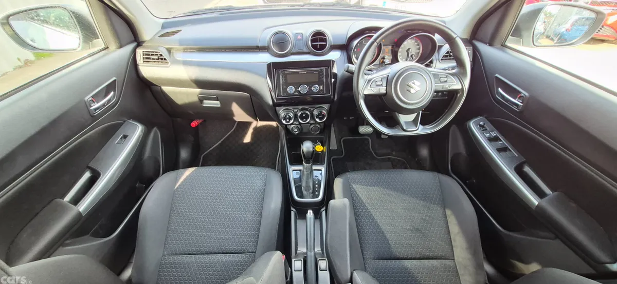 Suzuki Swift Hatchback, Petrol, 2020, White