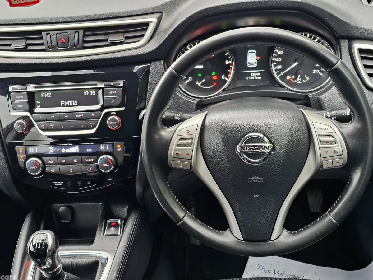 Nissan Qashqai Hatchback, Diesel, 2015, Brown