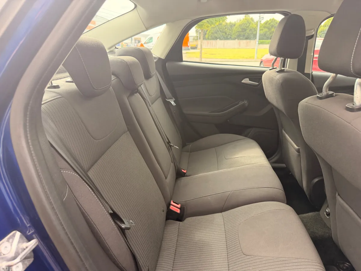 Ford Focus Saloon, Diesel, 2014, Blue