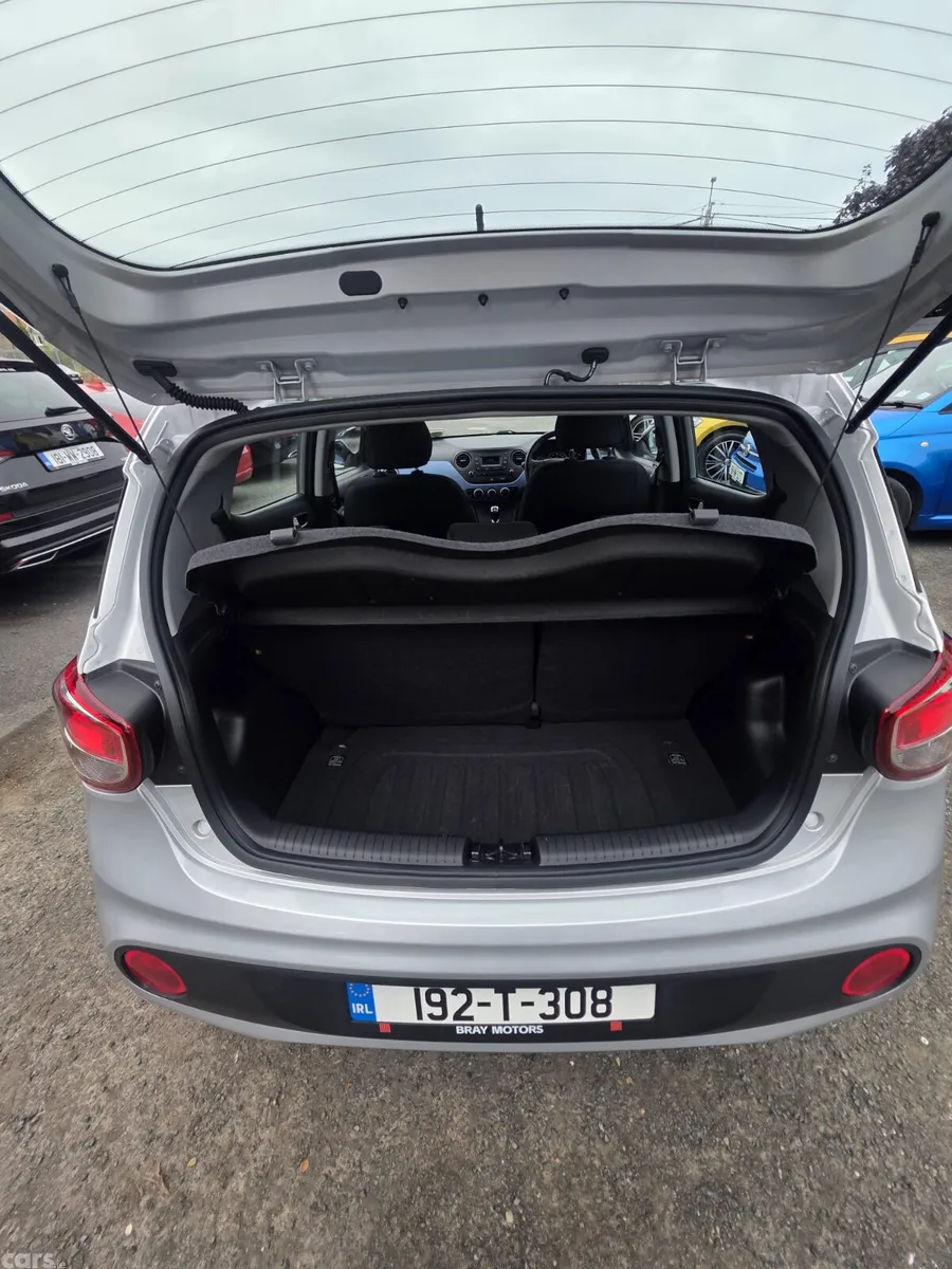 Hyundai i10 Hatchback, Petrol, 2019, Grey