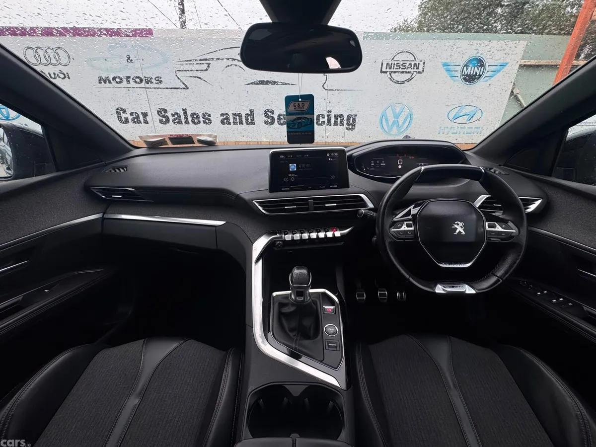 Peugeot 5008 MPV, Petrol, 2018, Green