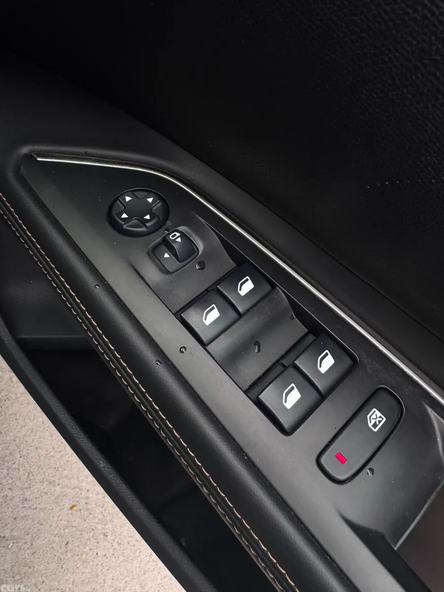 Peugeot 5008 MPV, Petrol, 2018, Green