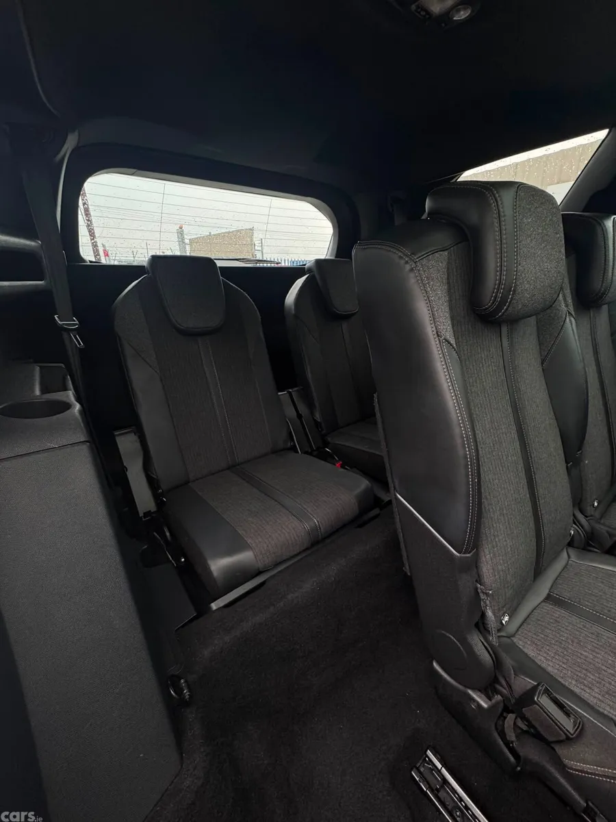 Peugeot 5008 MPV, Petrol, 2018, Green