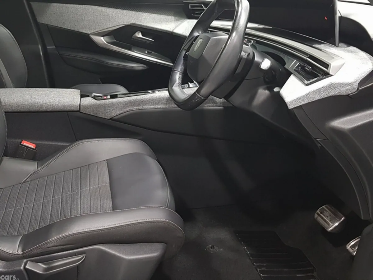 Peugeot 3008 MPV, Petrol Hybrid, 2024, White