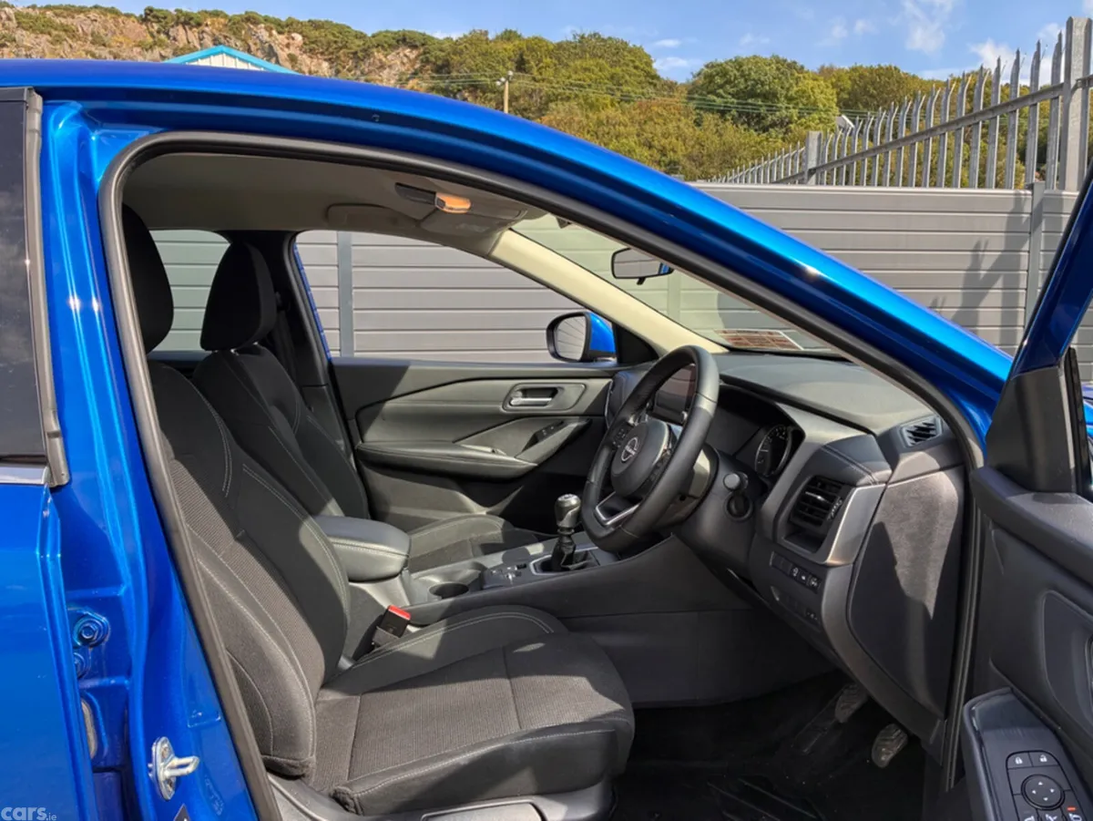 Nissan Qashqai SUV, Petrol Hybrid, 2023, Blue