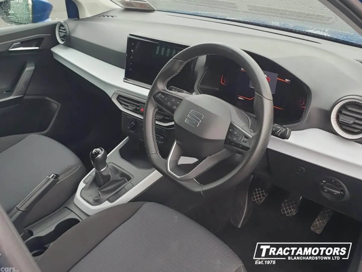 SEAT Arona Hatchback, Petrol, 2024, Blue