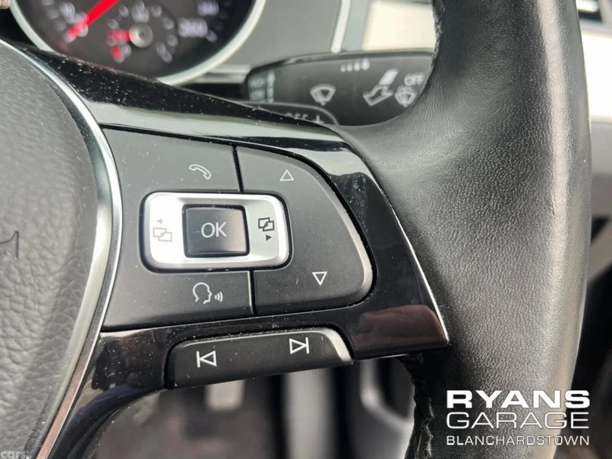 Volkswagen Passat Saloon, Petrol, 2018, Brown