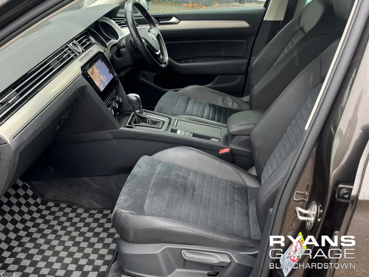 Volkswagen Passat Saloon, Petrol, 2018, Brown