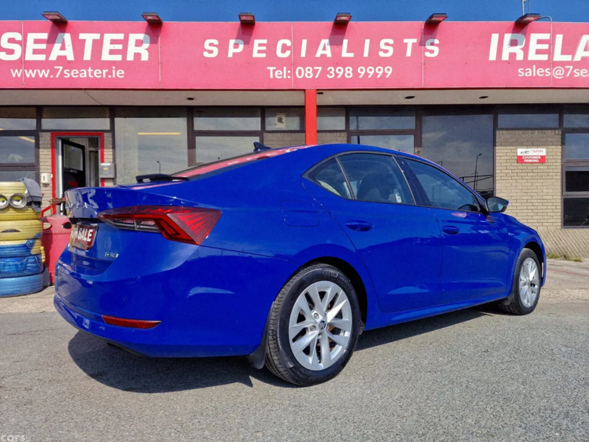 Skoda Octavia Hatchback, Petrol, 2021, Blue