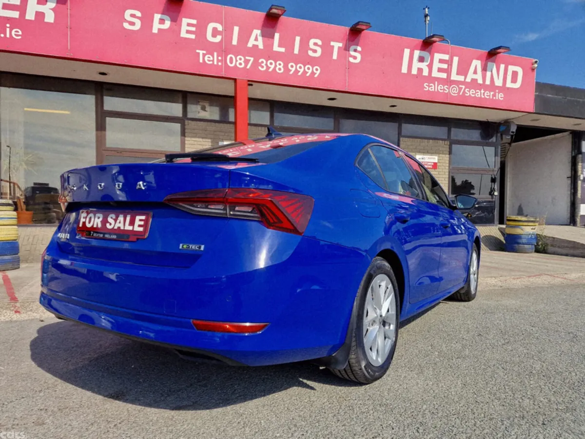 Skoda Octavia Hatchback, Petrol, 2021, Blue