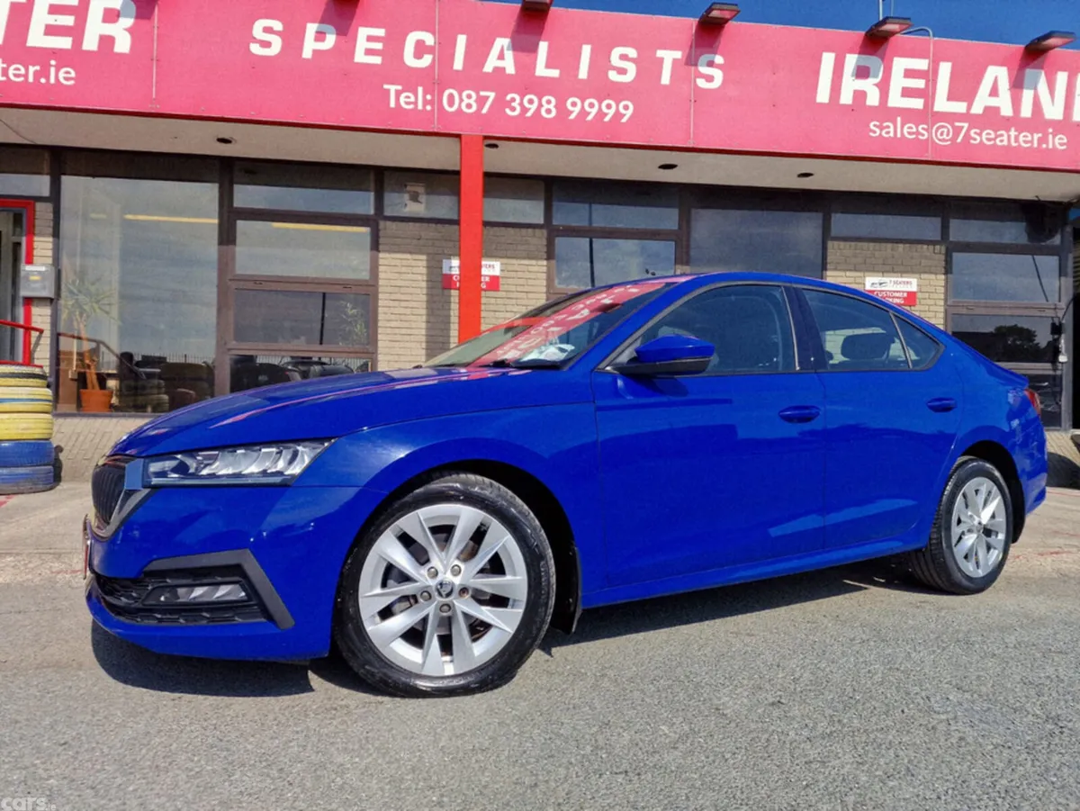 Skoda Octavia Hatchback, Petrol, 2021, Blue