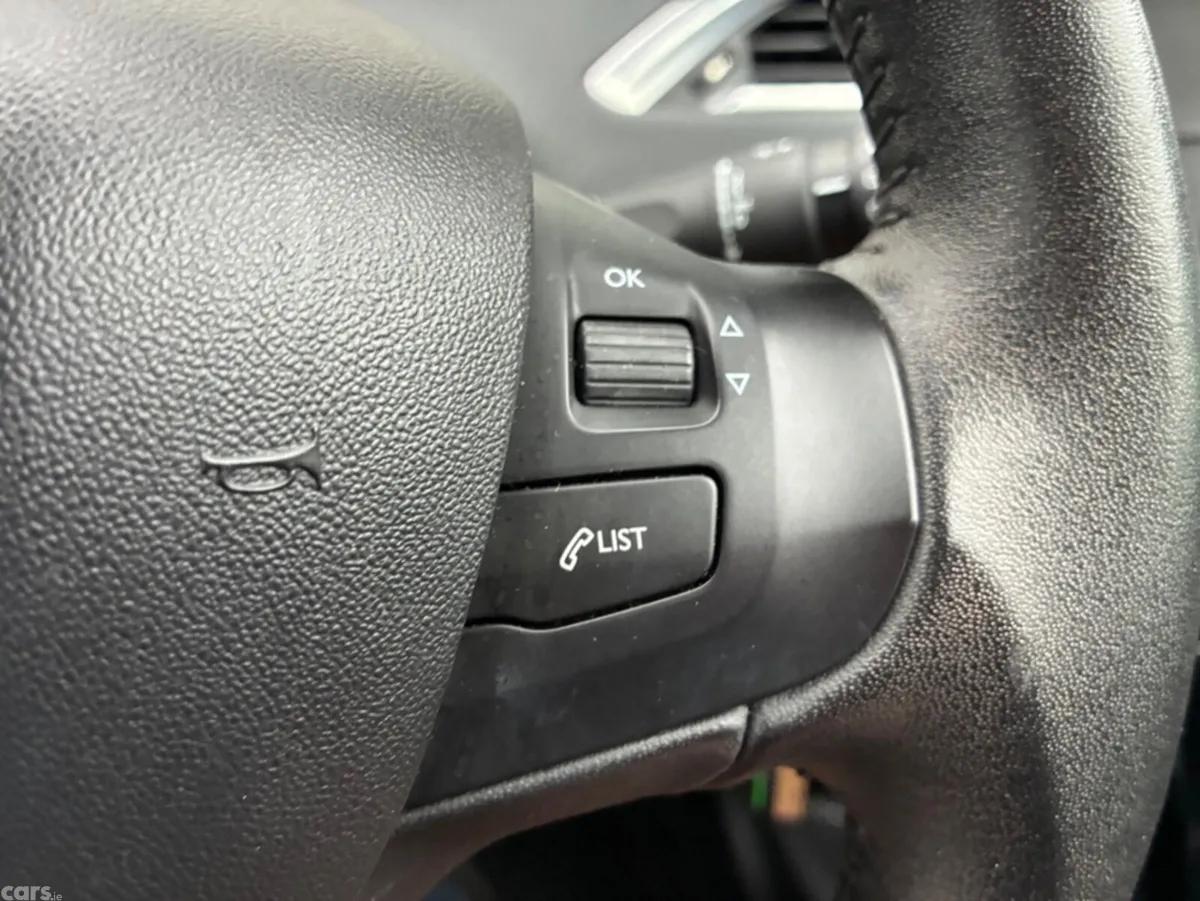Peugeot 208 Hatchback, Petrol, 2016, Black