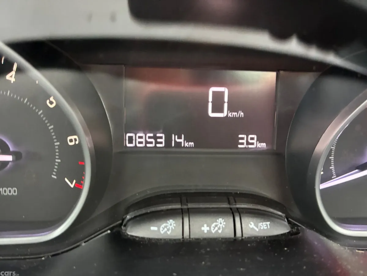 Peugeot 208 Hatchback, Petrol, 2016, Black