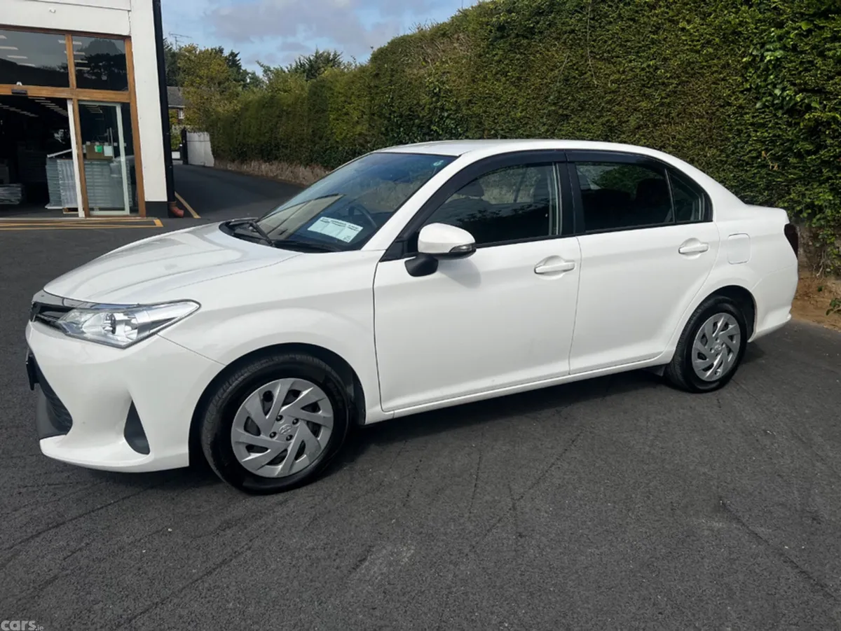 Toyota Corolla Saloon, Petrol Hybrid, 2020, White