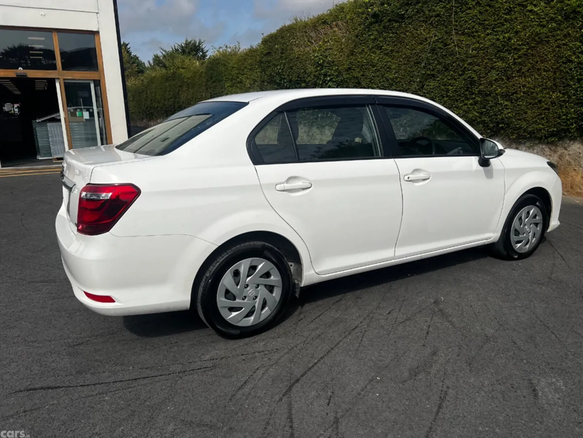 Toyota Corolla Saloon, Petrol Hybrid, 2020, White