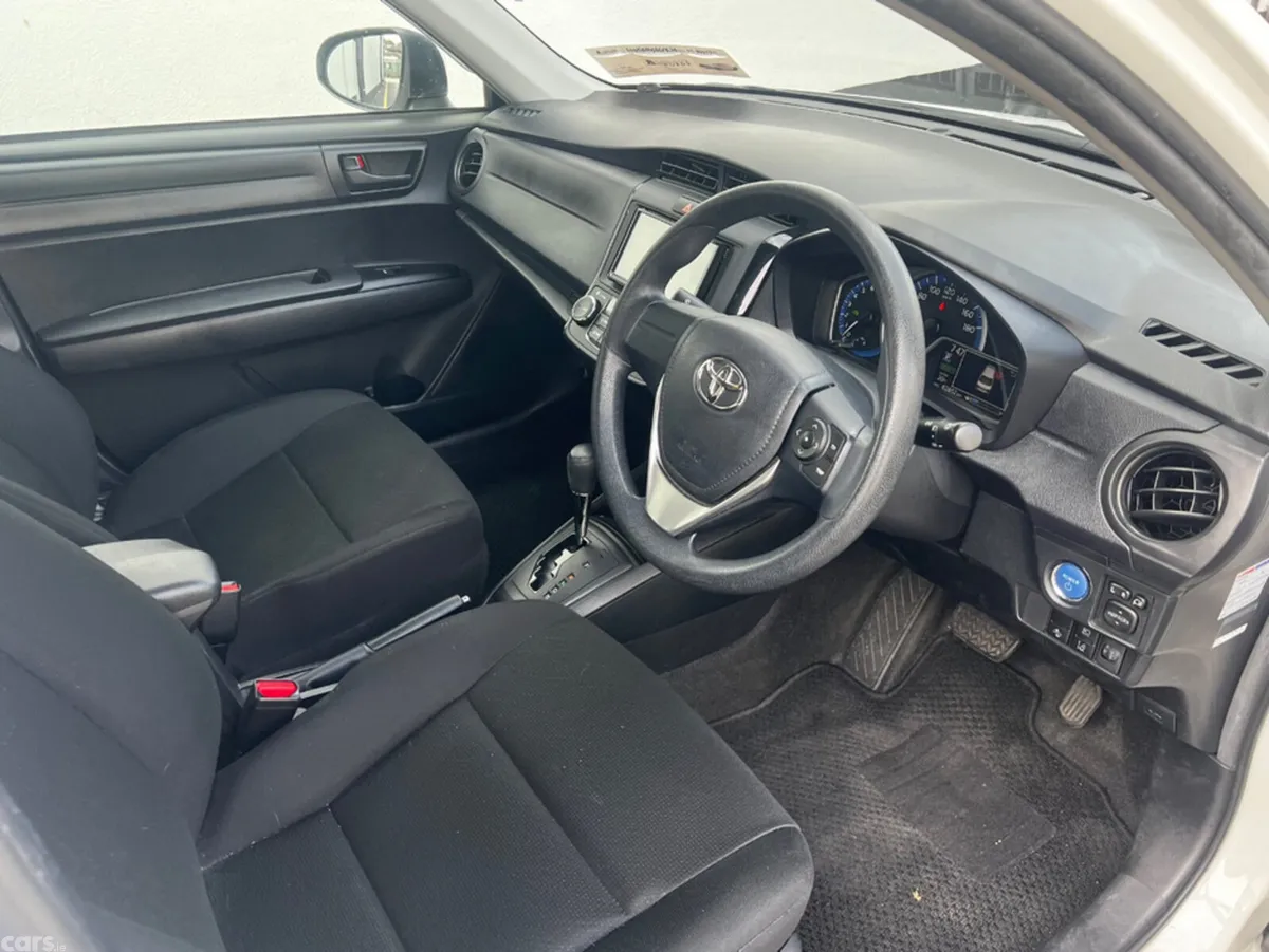 Toyota Corolla Saloon, Petrol Hybrid, 2020, White