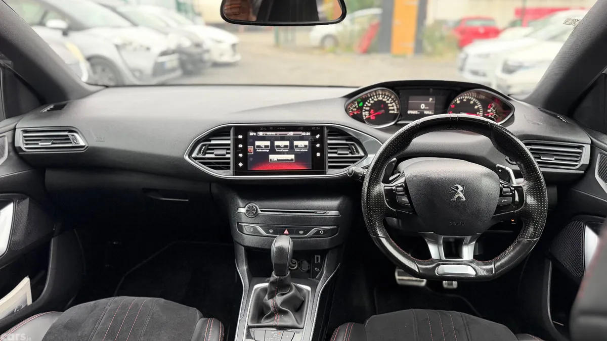Peugeot 308 Hatchback, Petrol, 2016, White