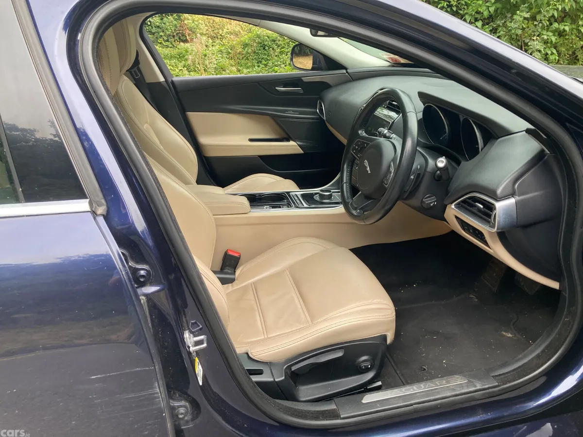 Jaguar XE Saloon, Diesel, 2016, Blue