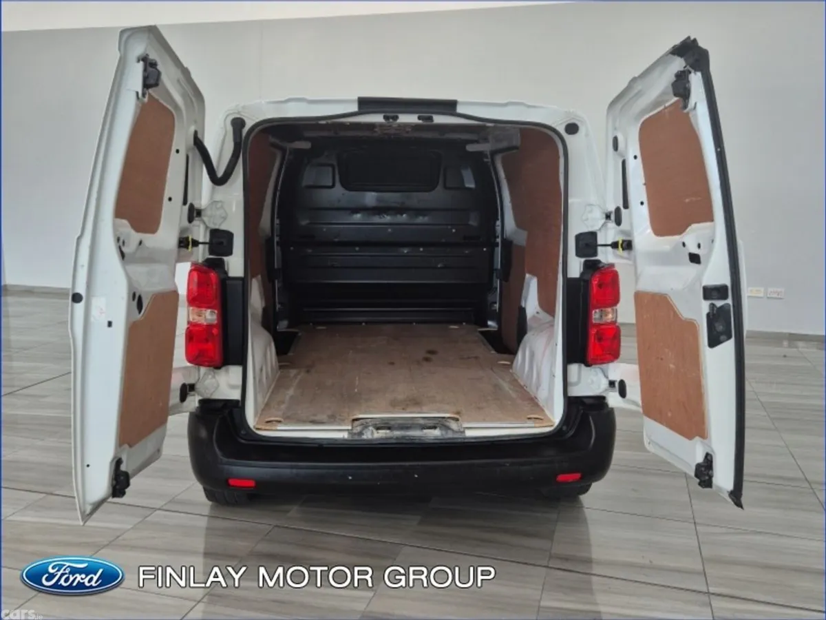 Toyota Proace MPV, Diesel, 2022, White